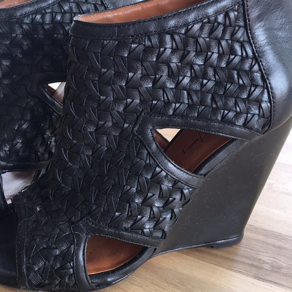 Elizabeth & James Wedge Booties Swoon EUC - Picture 7 of 8